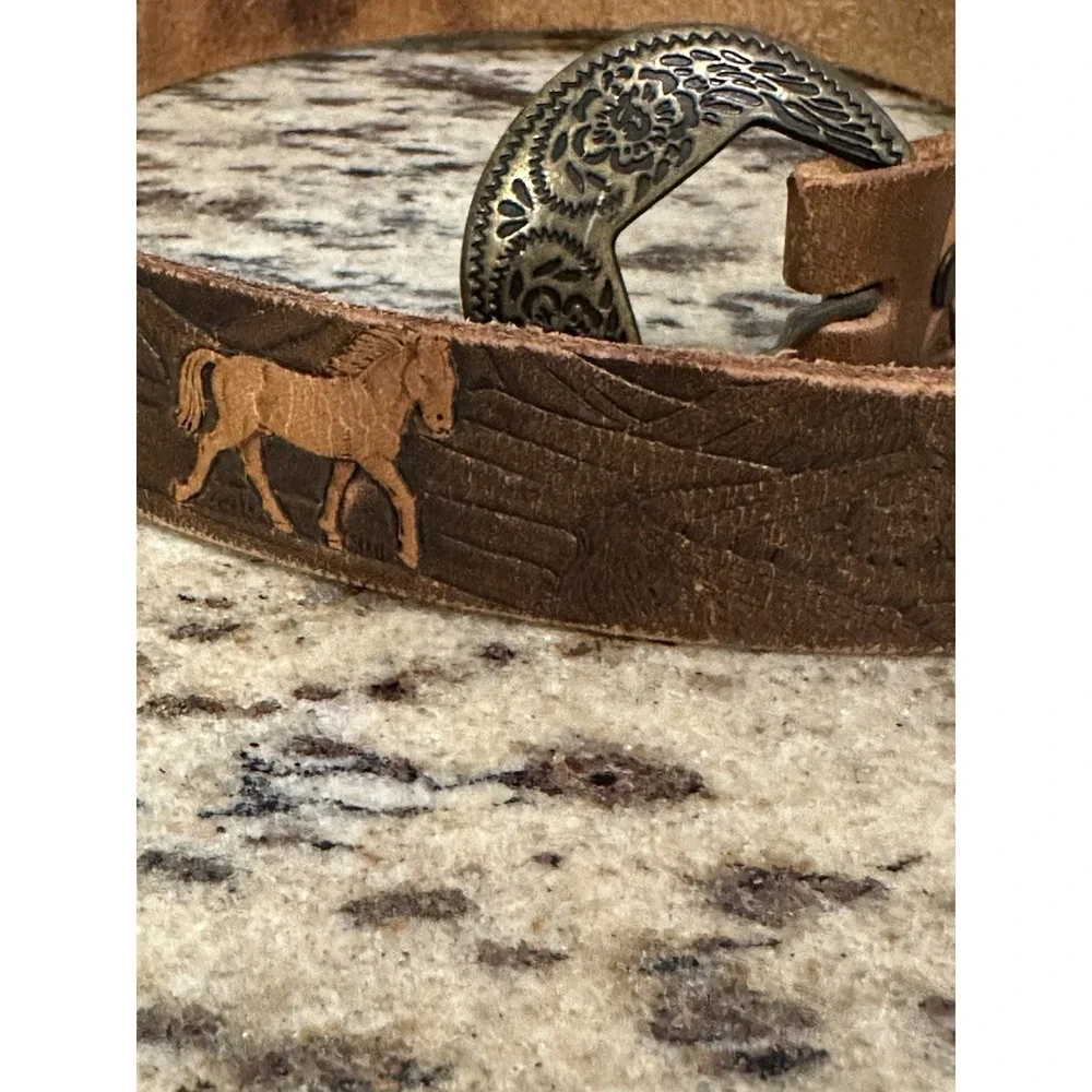 Vintage Men's Western Deep Hand Tooled Horse Design Mountains‎ Forest Engraved